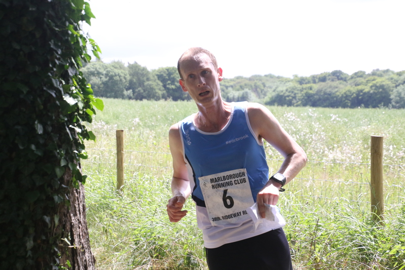 photo 0875 of a runner