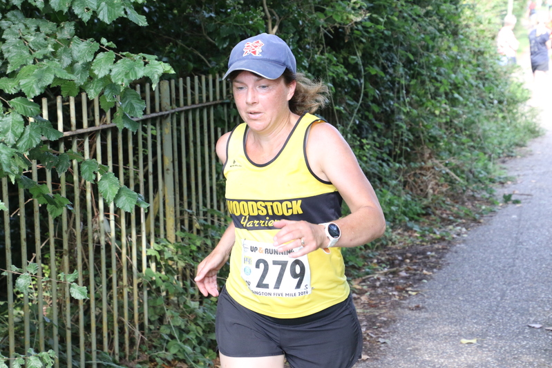 photo 1521 of a runner