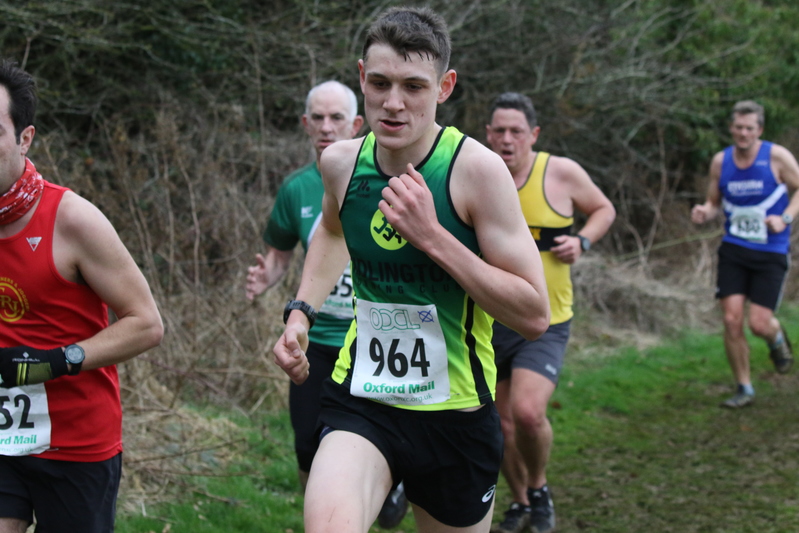 photo 1706 of a runner