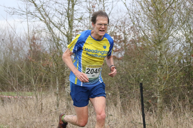 photo 2310 of a runner