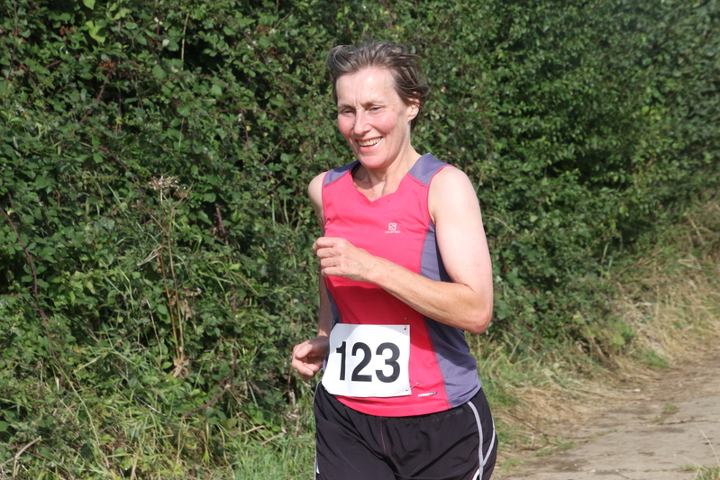 photo 0654 of a runner