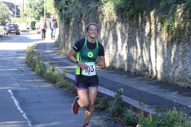 photo 0657 of a runner