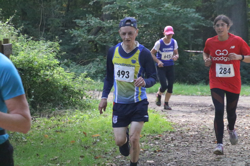 photo 0890 of a runner