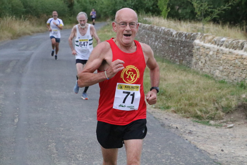 photo 1215 of a runner