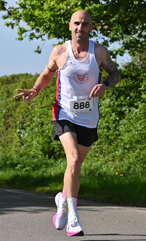 This photo is of Paul Leverton. It was taken by runthrough