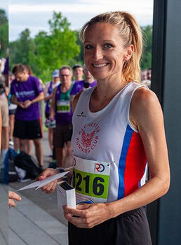 This photo is of Stephanie Giles. It was taken by Dan Barber